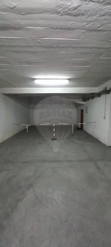 Garagem à venda em Grândola