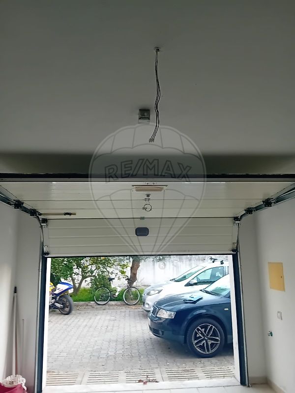 Garagem - Grândola e Santa Margarida da Serra, Grândola, Setúbal