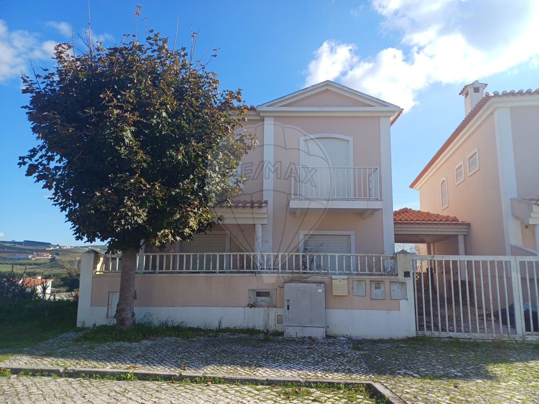 Moradia T4 para venda