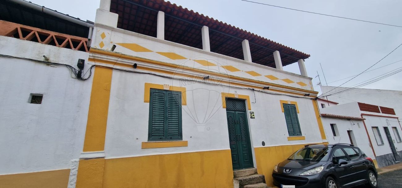 Moradia T9 para venda