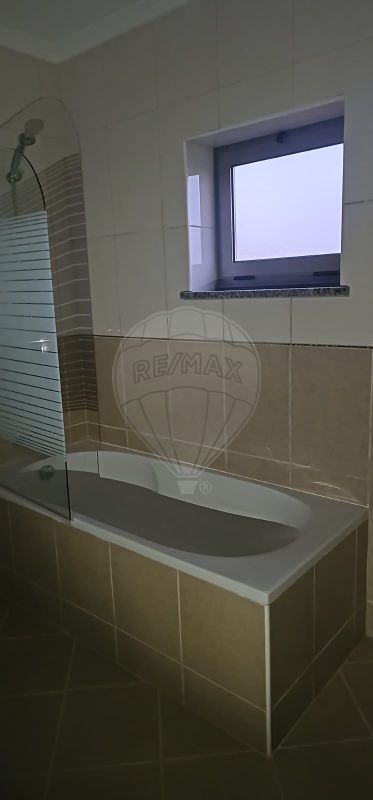 listing 126741047-5 picture-0