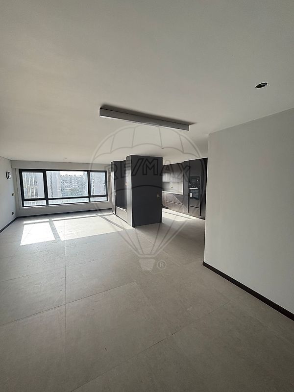 Apartamento T4 à venda em Porto