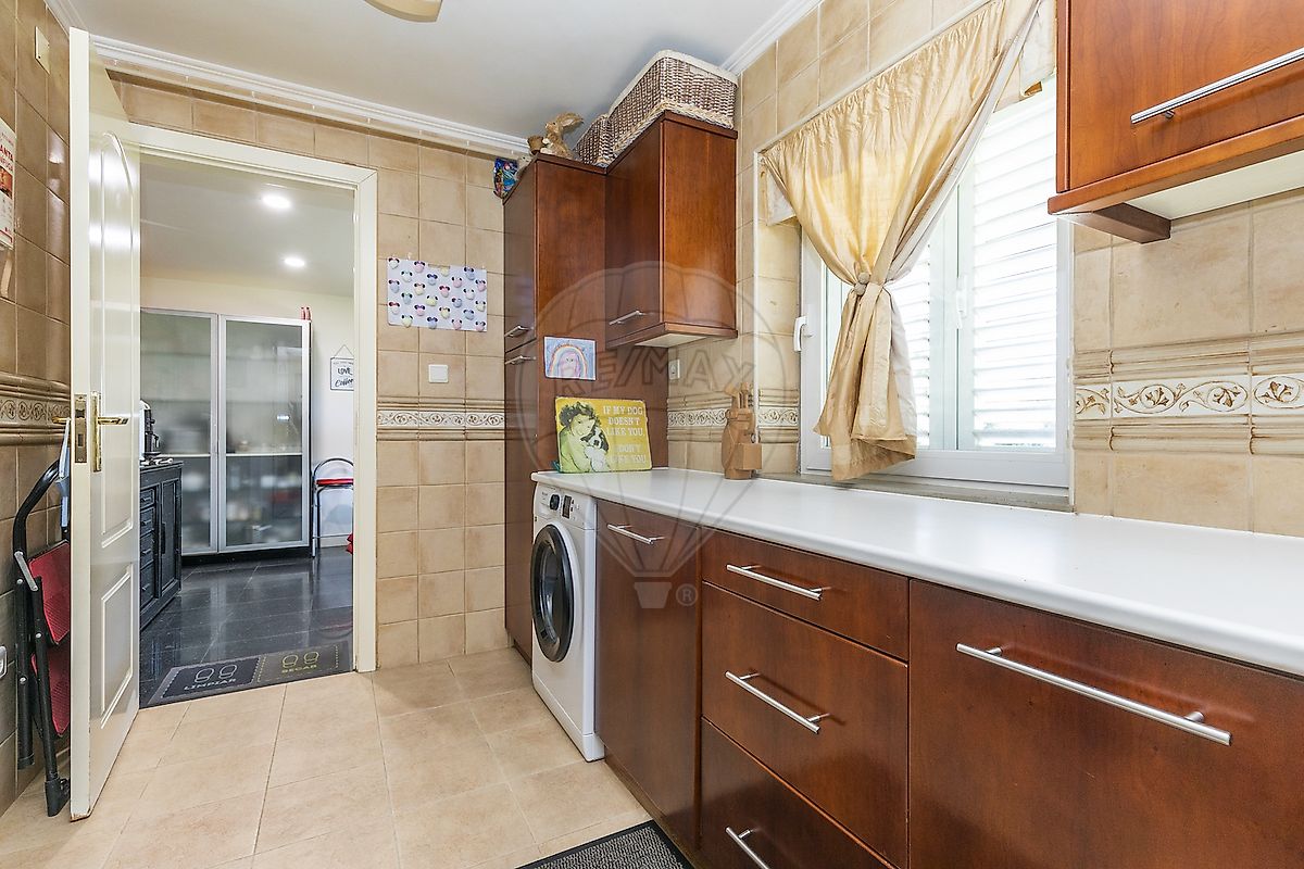 listing 126751005-121 picture-0