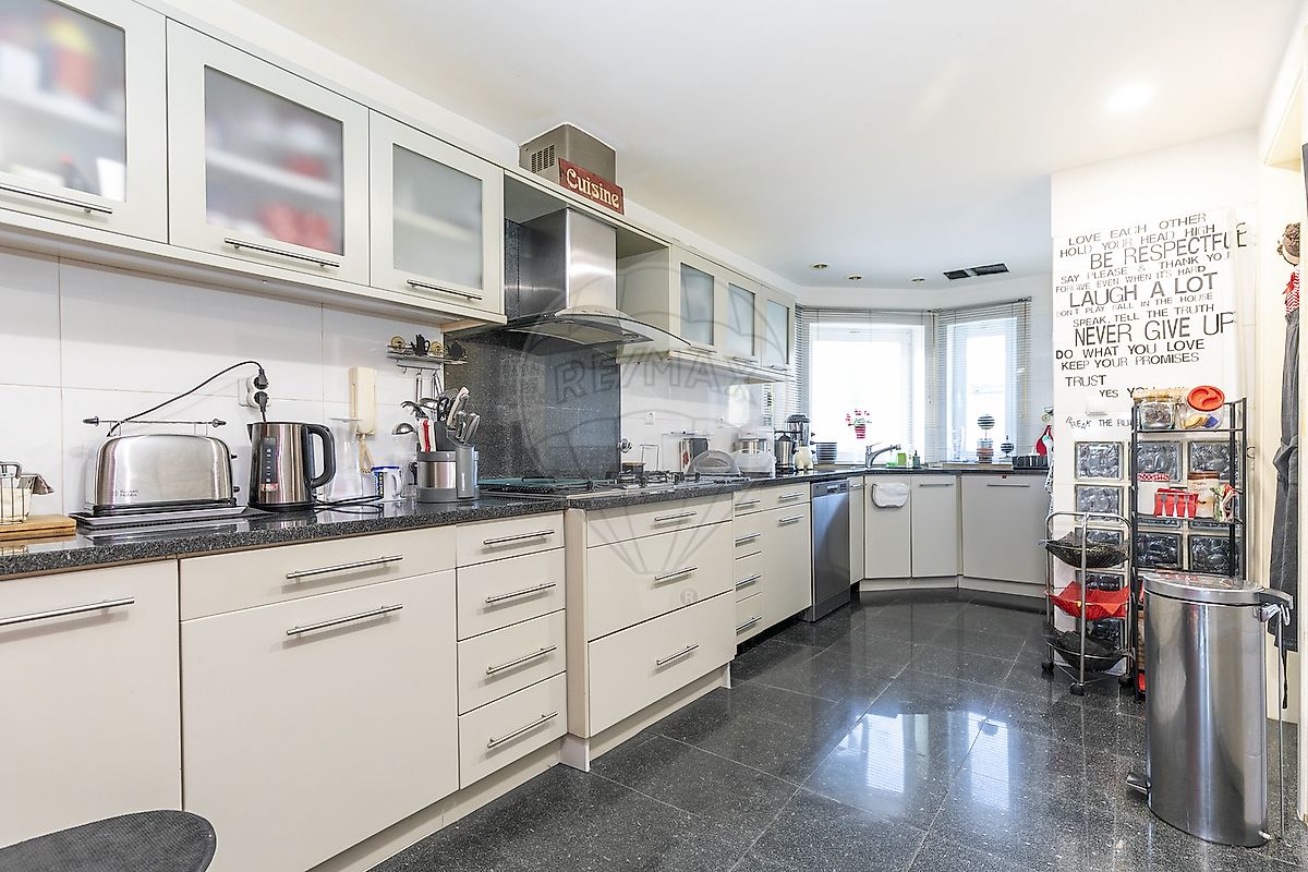 listing 126751005-121 picture-0