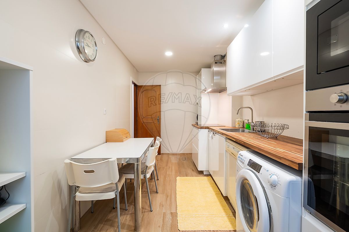 Apartamento T3 à venda em Amadora