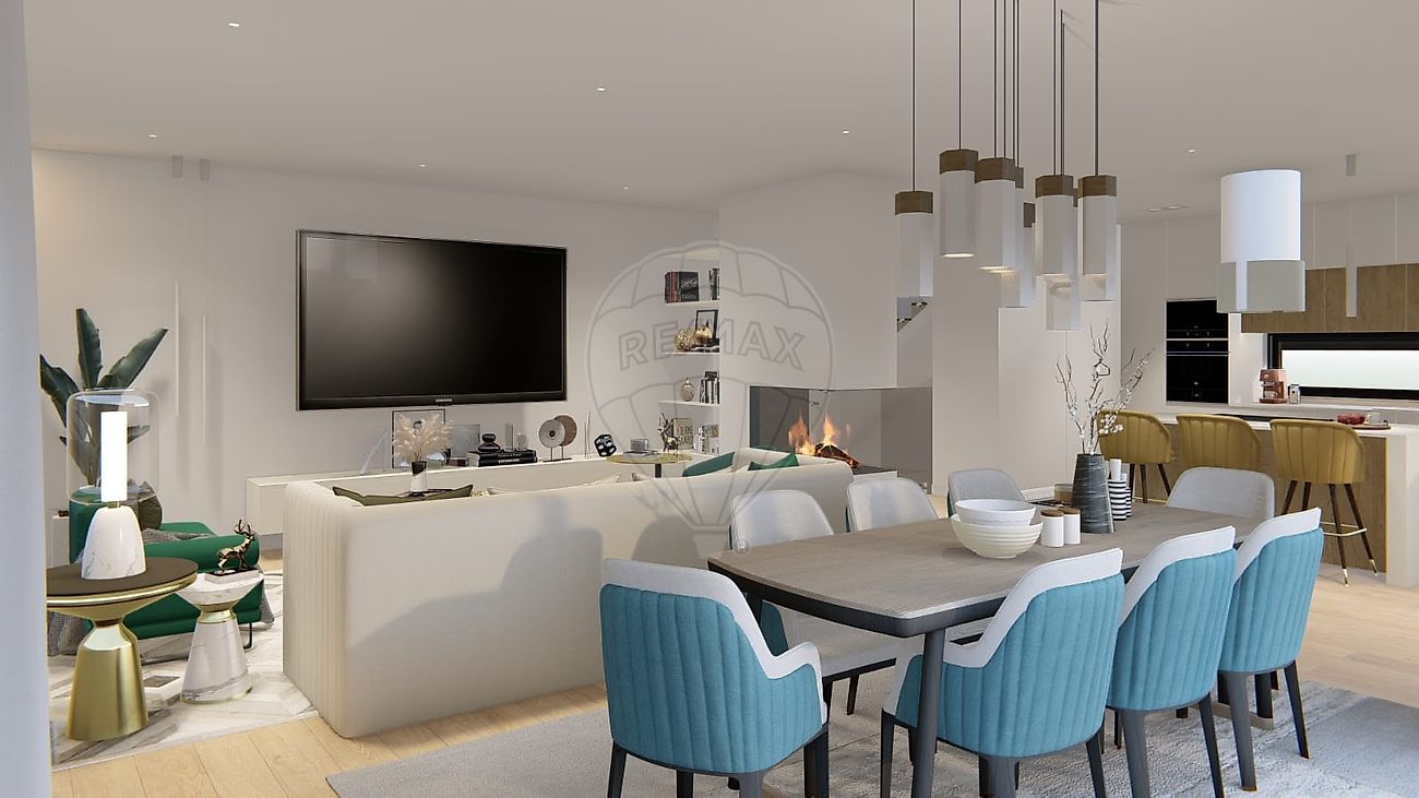 Moradia T5 à venda em Famőes