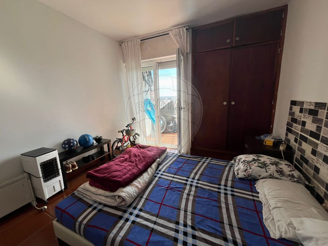 listing 126761029-17 picture-0