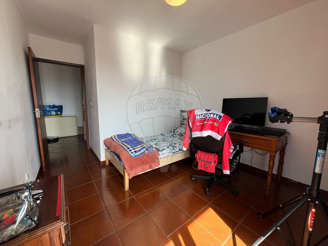 listing 126761029-17 picture-0