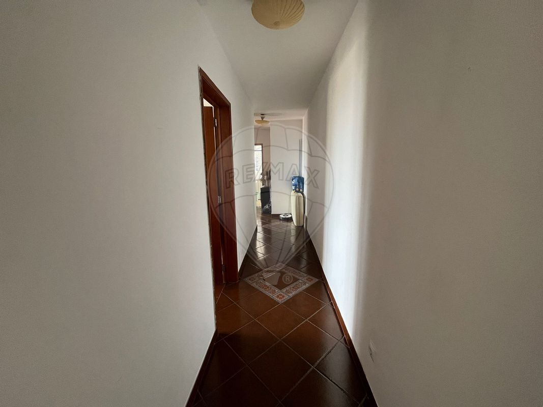 listing 126761029-17 picture-0