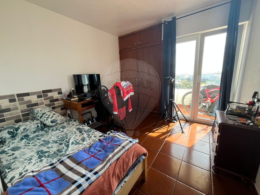listing 126761029-17 picture-0