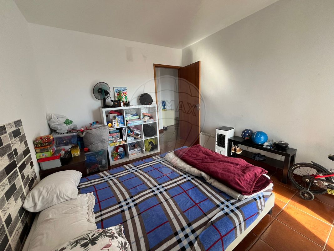 listing 126761029-17 picture-0