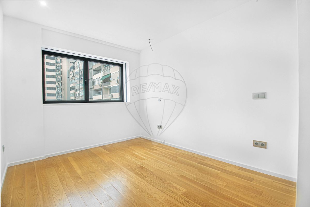 listing 126761029-18 picture-0