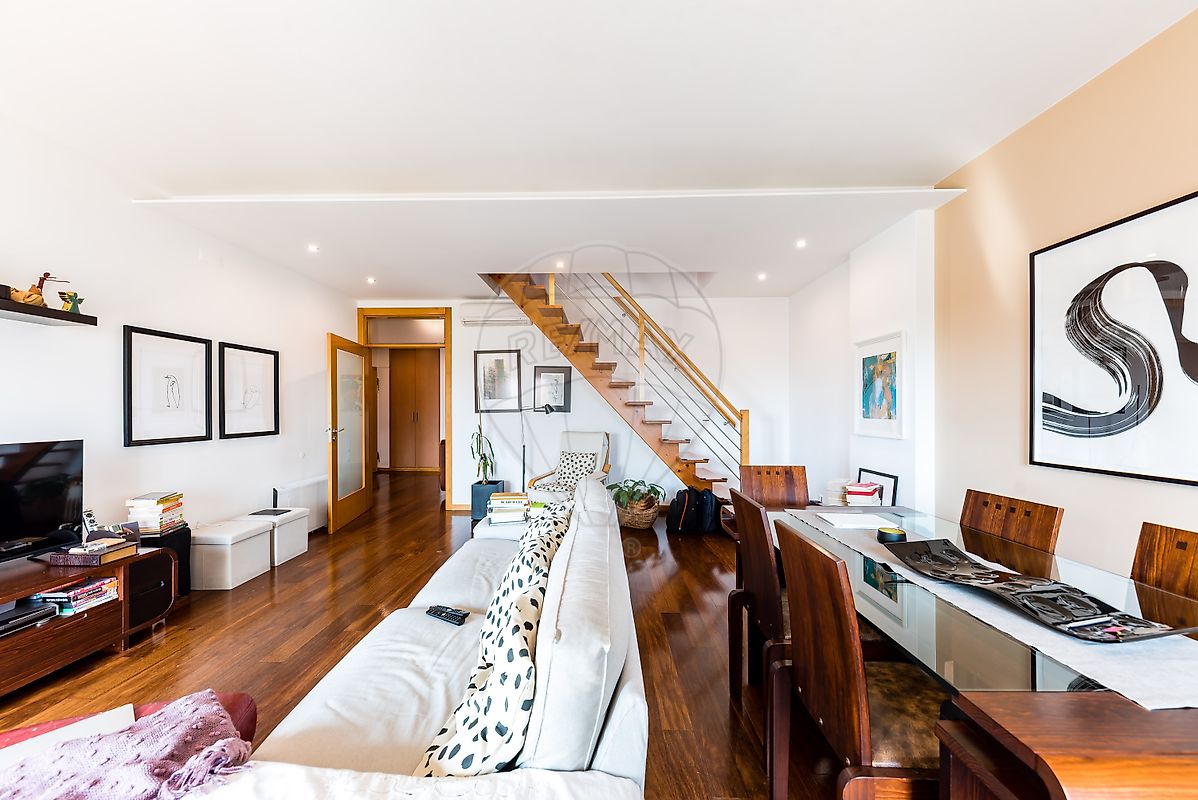Apartamento T3 à venda em Amadora