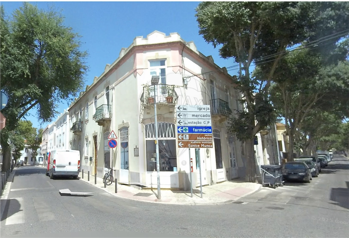 Prédio à venda em Oeiras