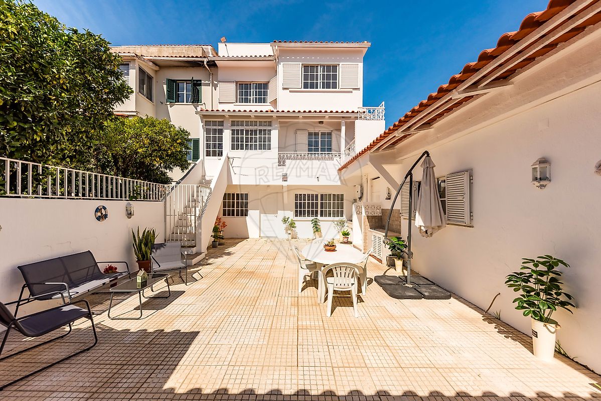 Apartamento T5 à venda em Sintra