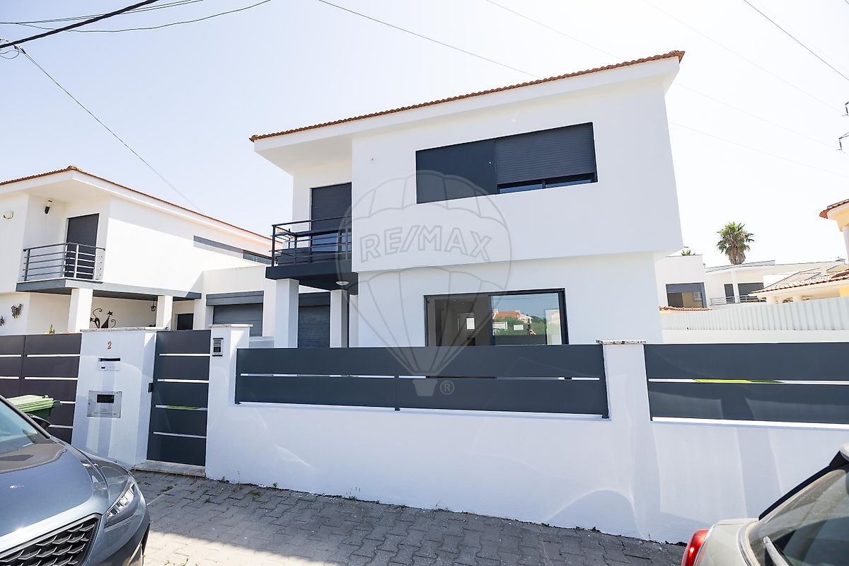 Moradia T4 para venda