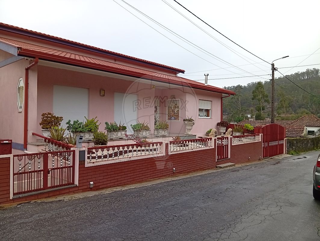 Moradia - Carreira e Refojos de Riba de Ave, Santo Tirso, Porto