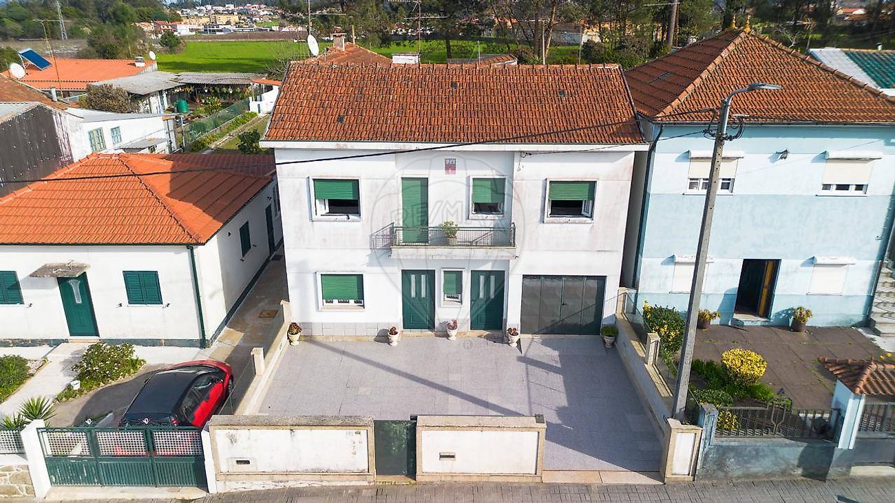 Moradia T5 em Macieira da Maia, €249.000
