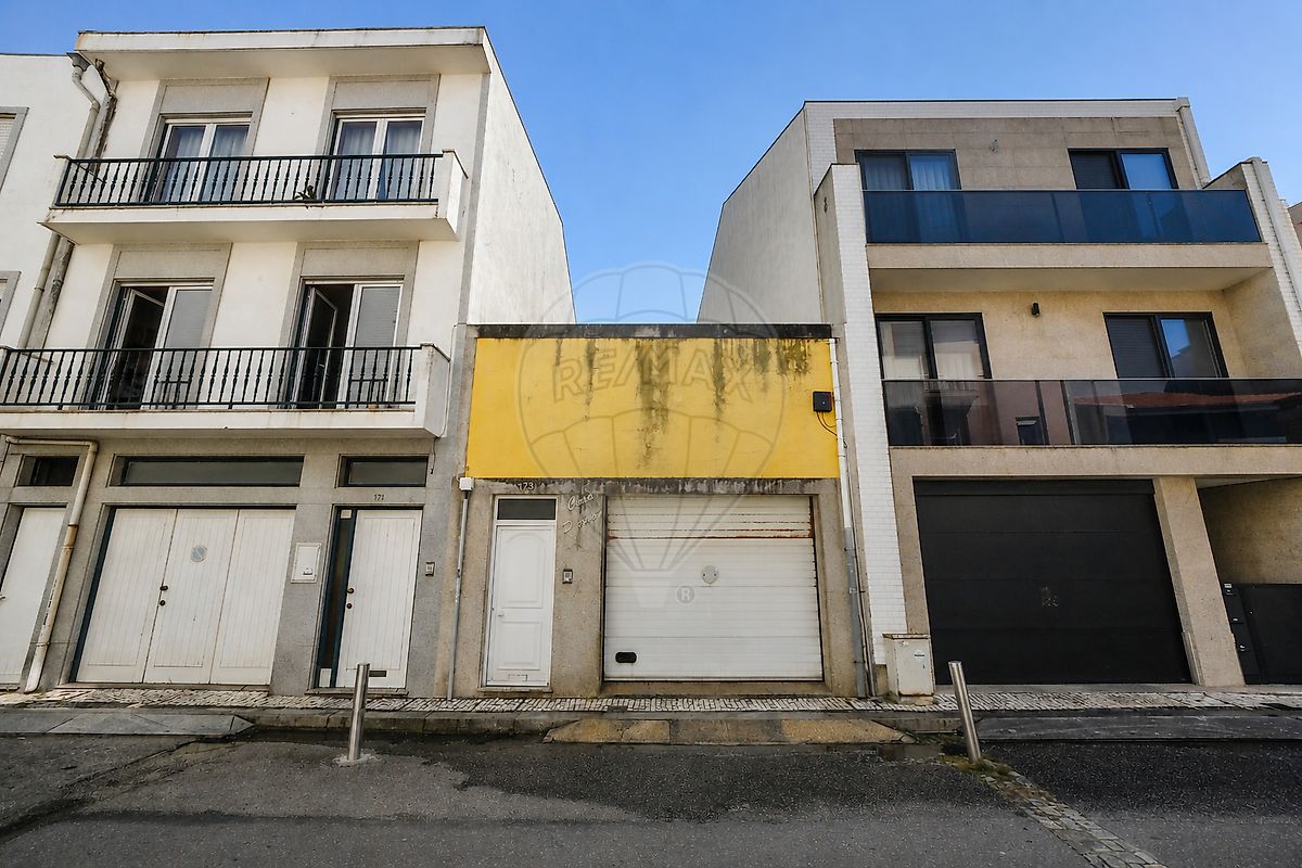 Moradia T4 à venda em Póvoa de Varzim