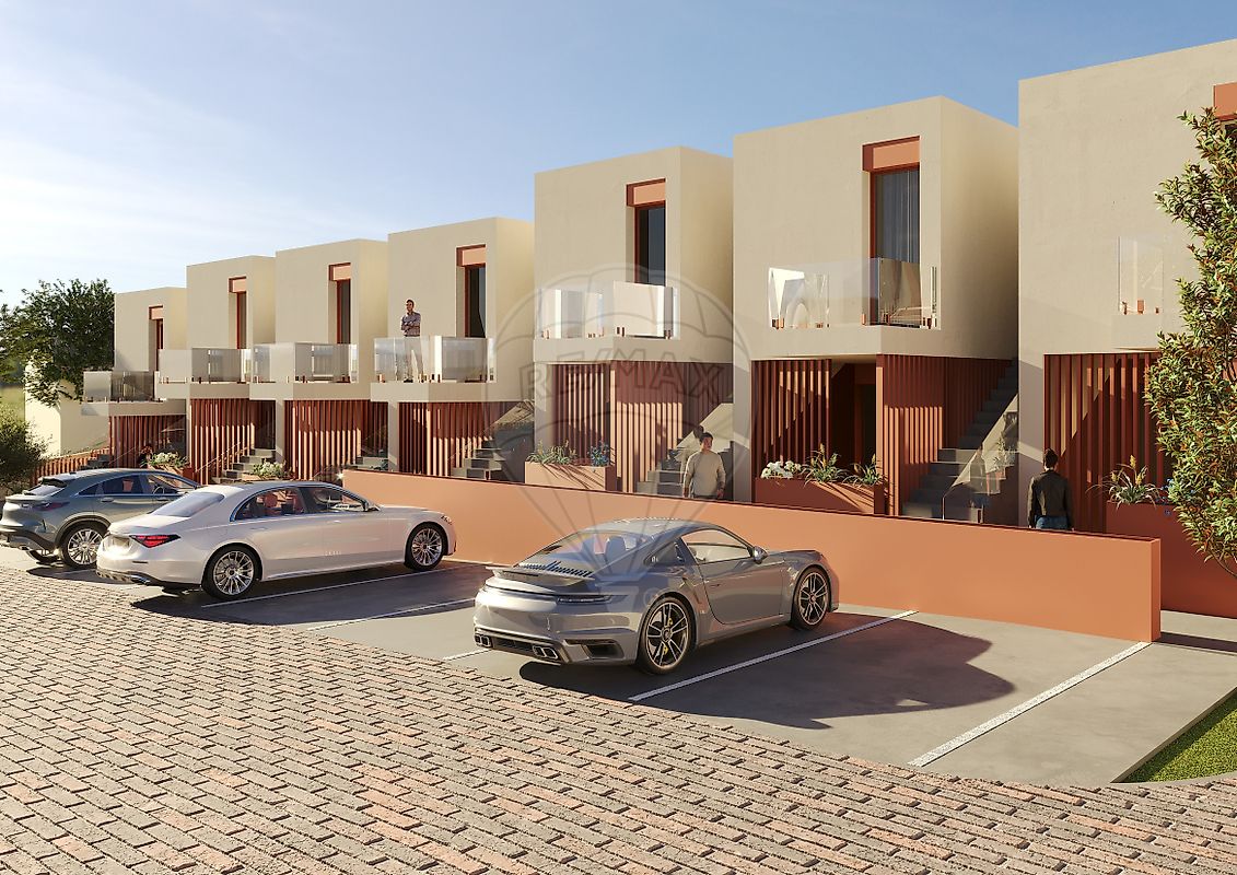 Moradia T2 em Oliveira (São Mateus), €325.000