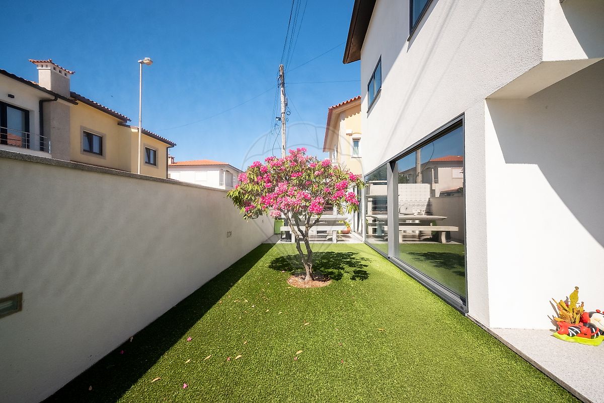 Apartamento T3 à venda em Póvoa de Varzim