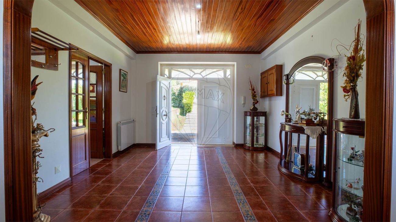 Moradia T4 para venda