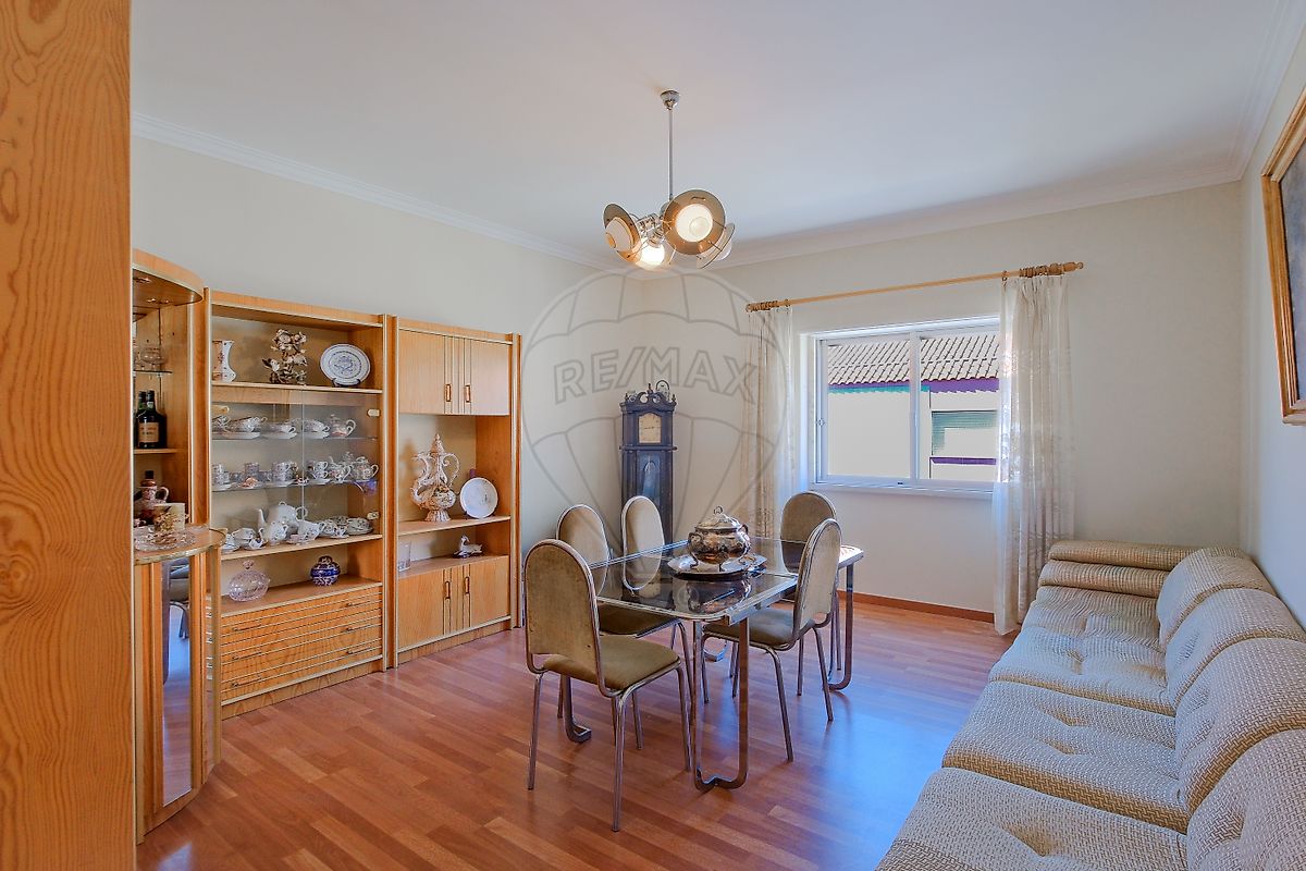 Apartamento T2 à venda em Amadora