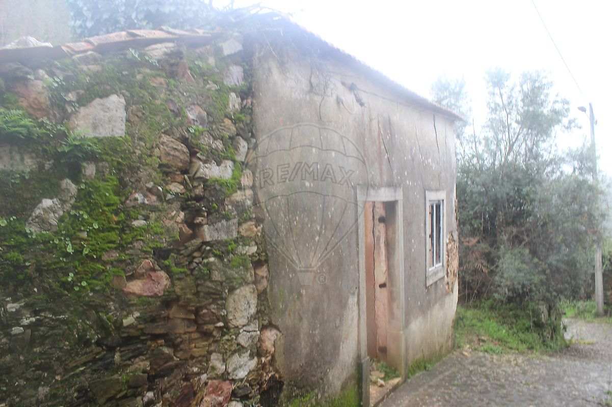 Moradia T0 à venda em Figueiró dos Vinhos