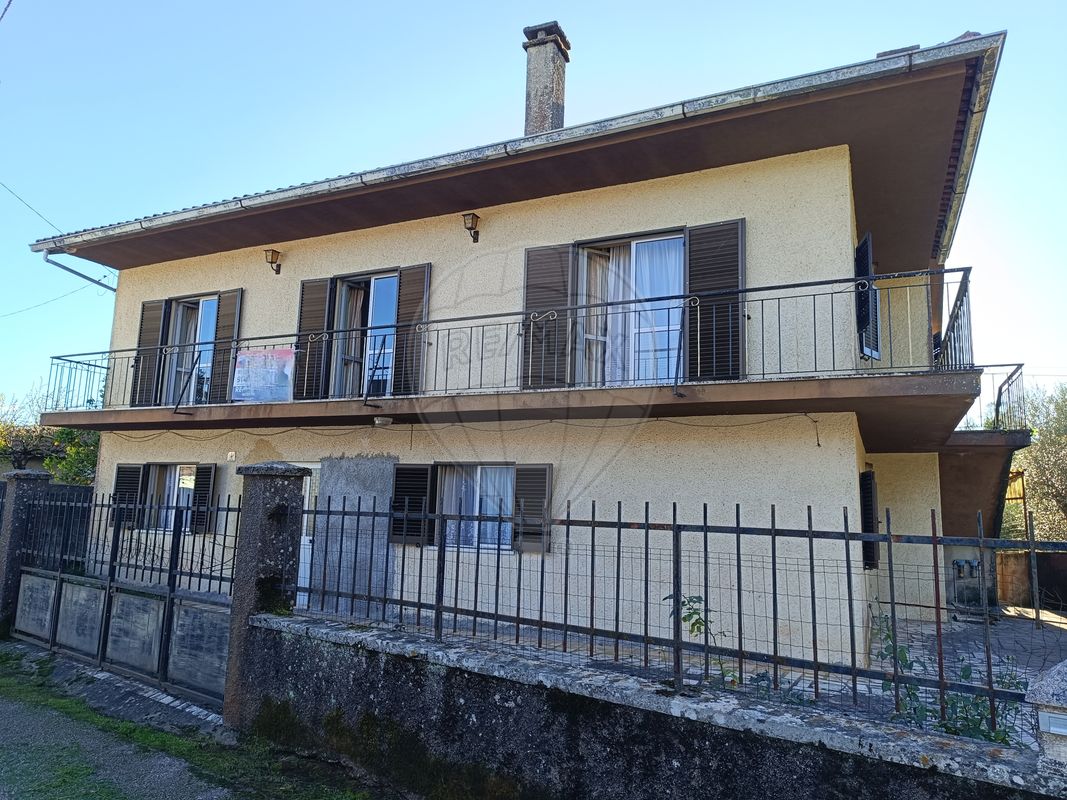 Moradia T5 para venda
