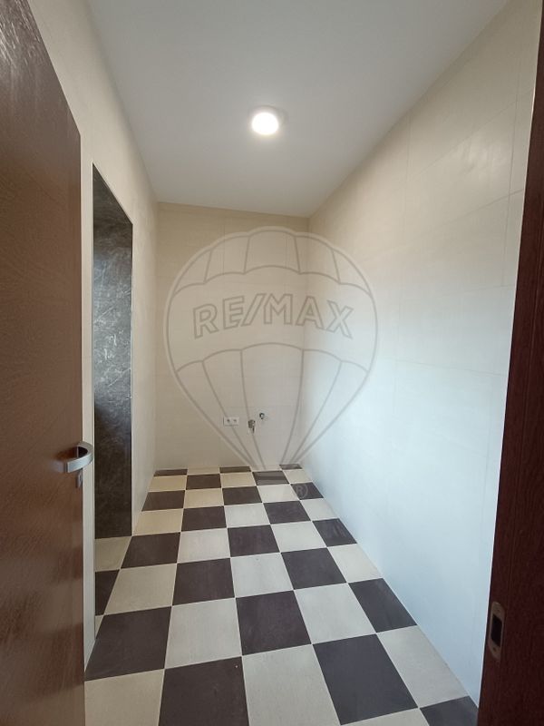 listing 126811005-52 picture-0