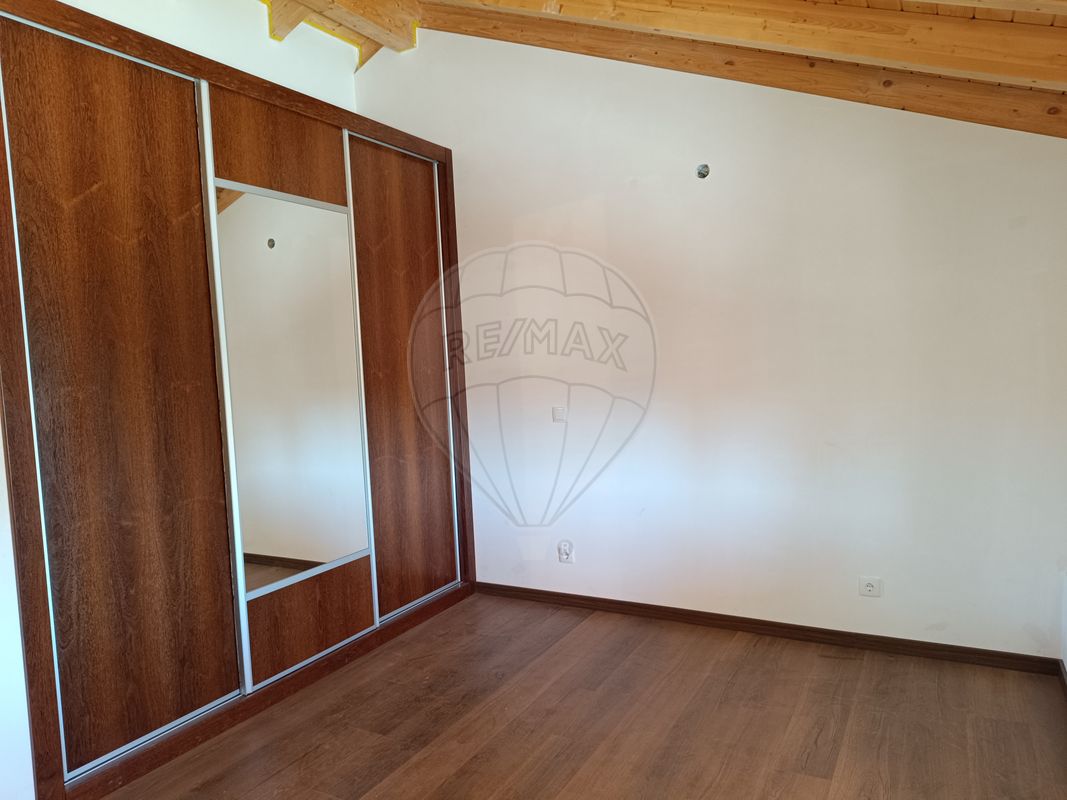 listing 126811005-52 picture-0