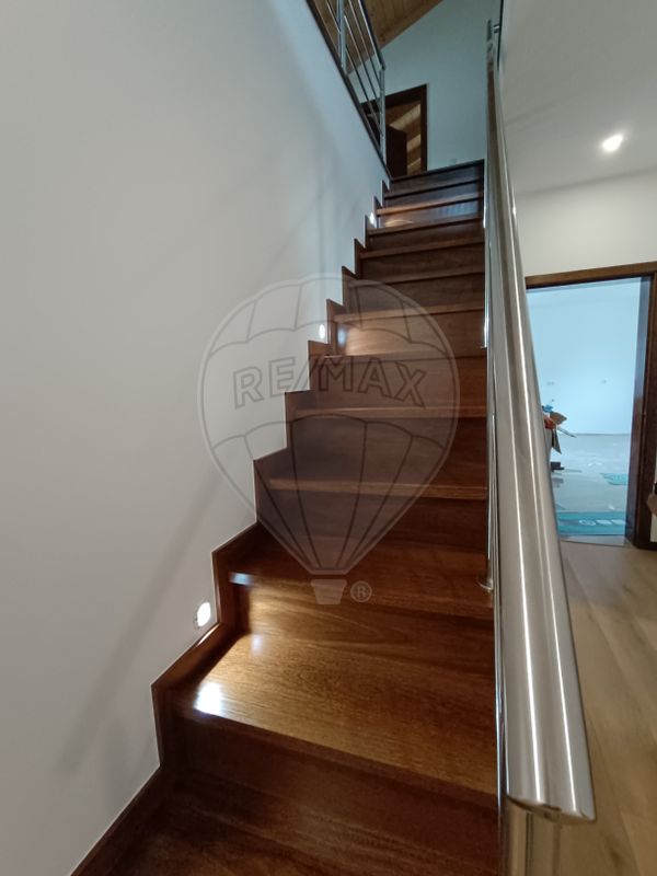 listing 126811005-52 picture-0