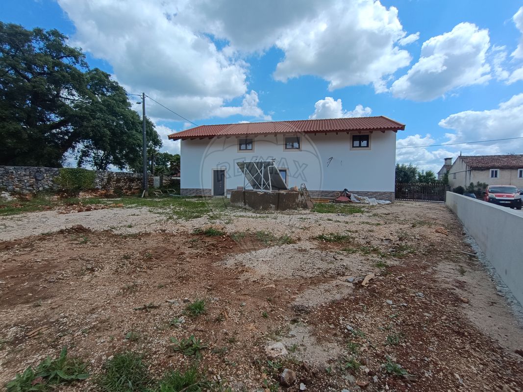 listing 126811005-52 picture-0