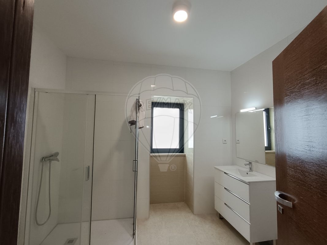 listing 126811005-52 picture-0