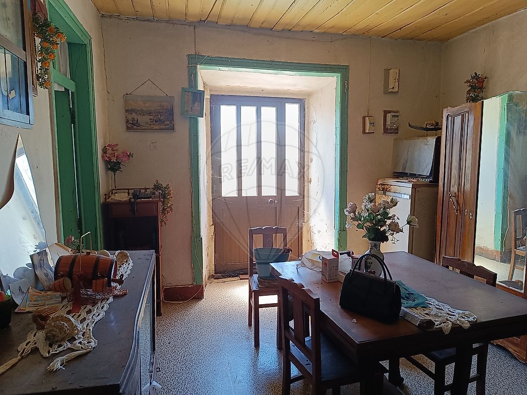 listing 126811005-64 picture-0