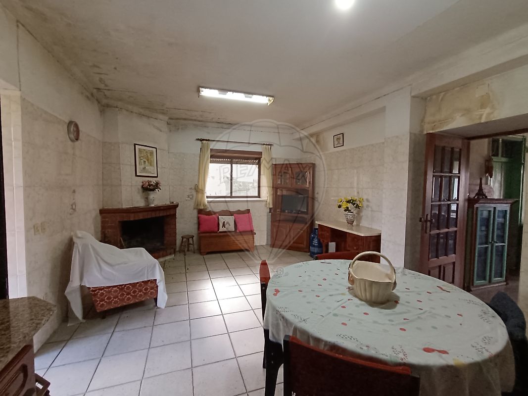 listing 126811005-64 picture-0