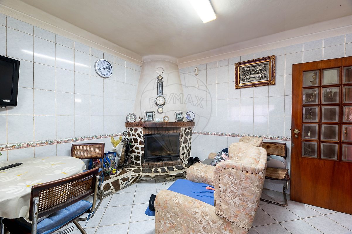 listing 126811017-4 picture-0