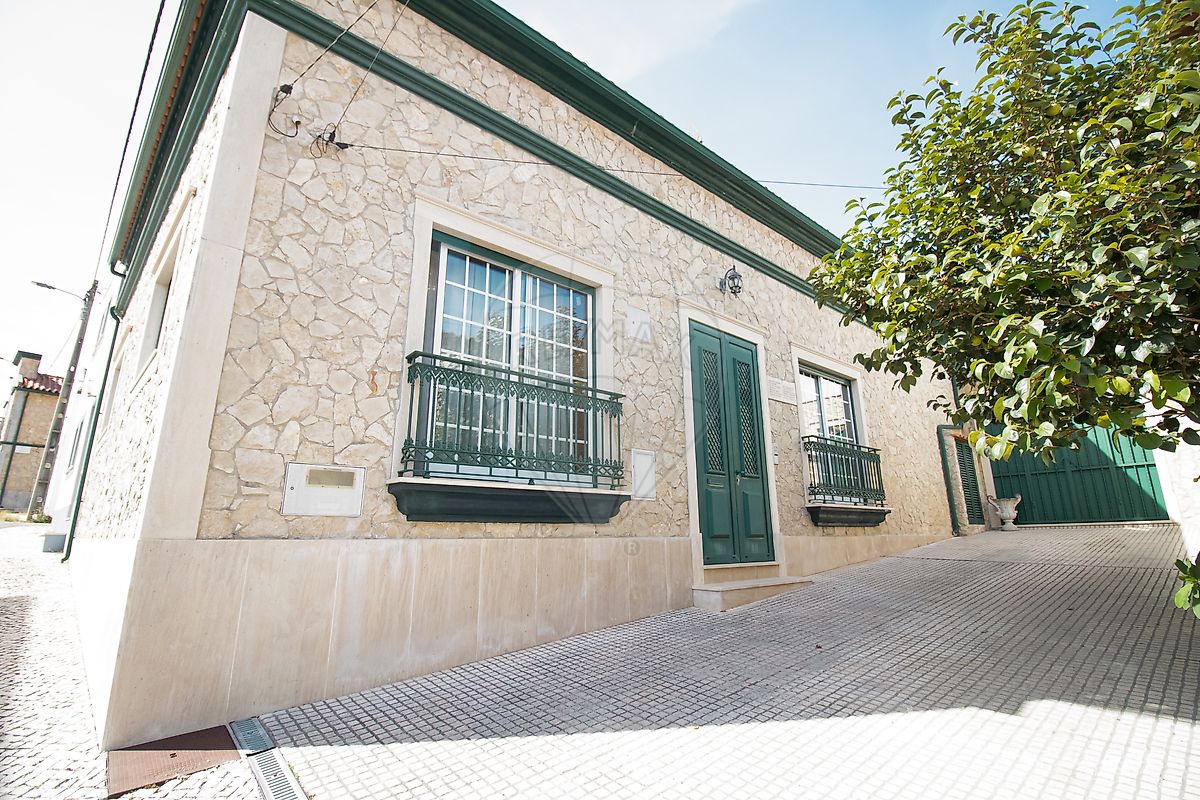 Moradia T4 para venda