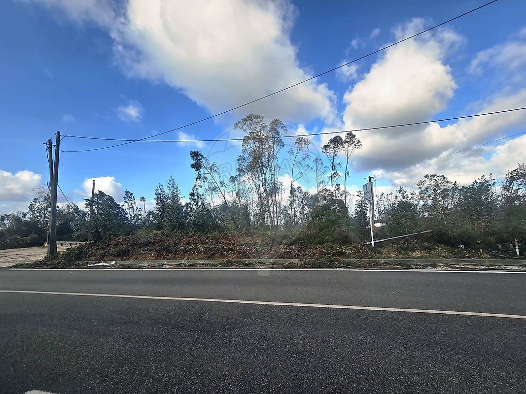 Terreno à venda em Leiria