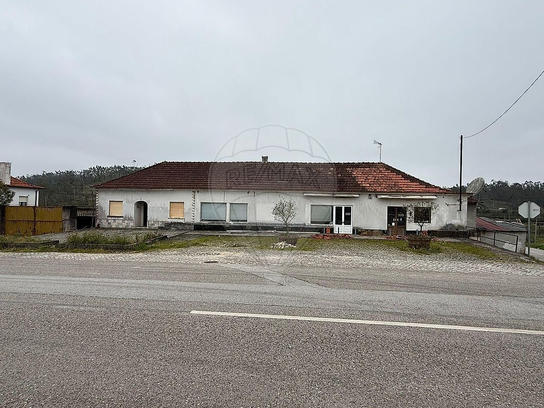 Moradia T4 à venda em Pombal