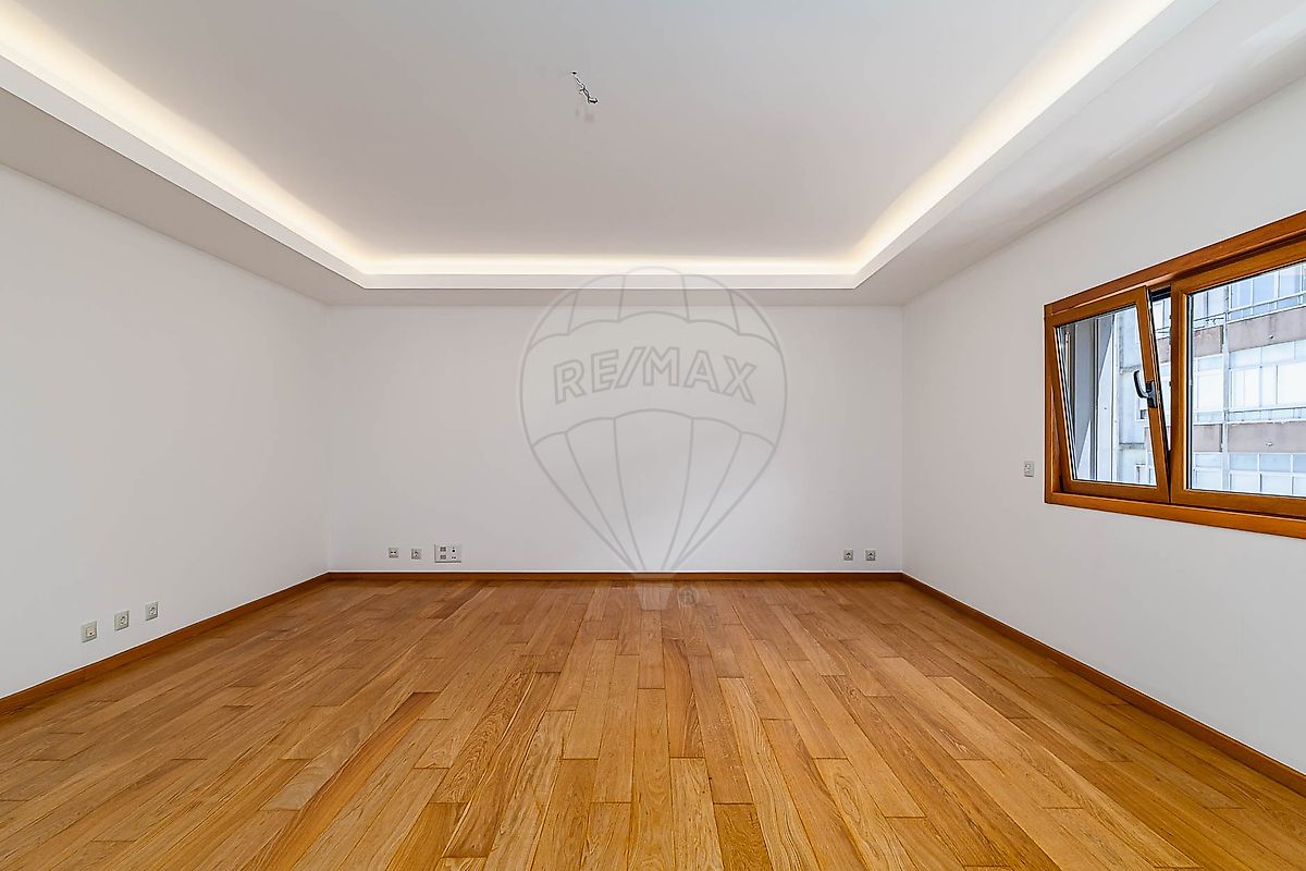 Apartamento T3 para arrendar em Loures
