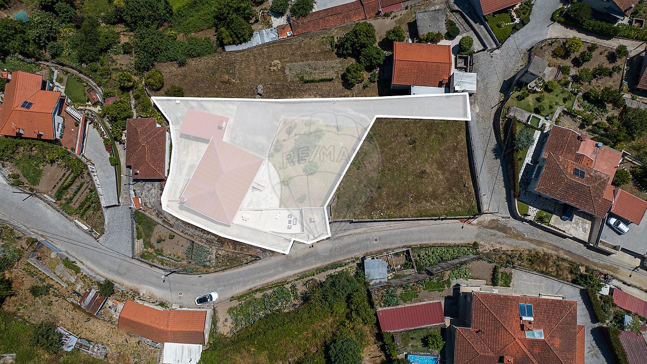 Moradia - Vale (São Cosme), Telhado e Portela, Vila Nova de Famalicão, Braga
