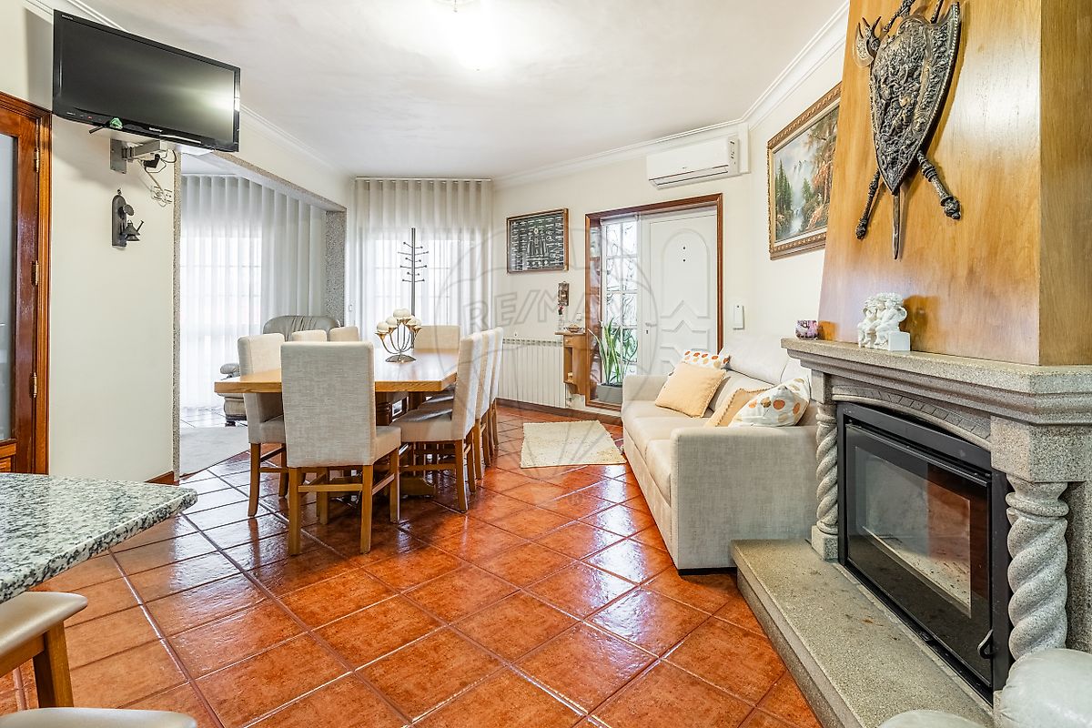 Apartamento T3 à venda em Vila Nova de Famalicão