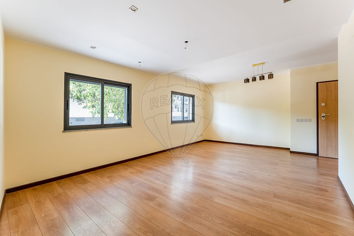 listing 126841038-16 picture-0