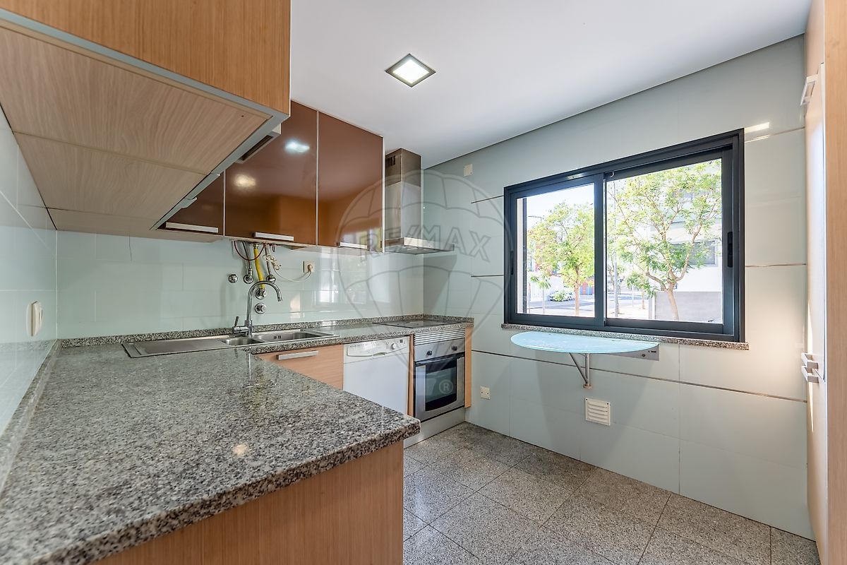 listing 126841038-16 picture-0
