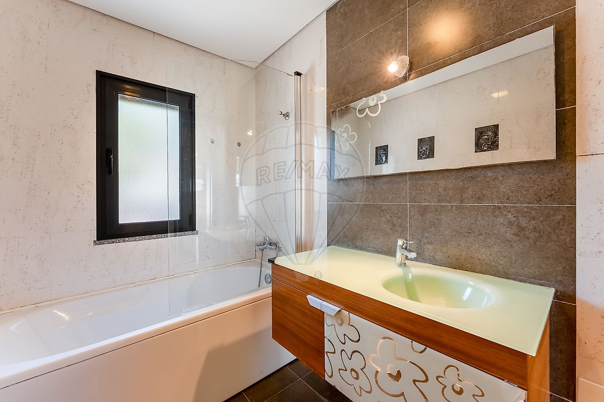 listing 126841038-16 picture-0