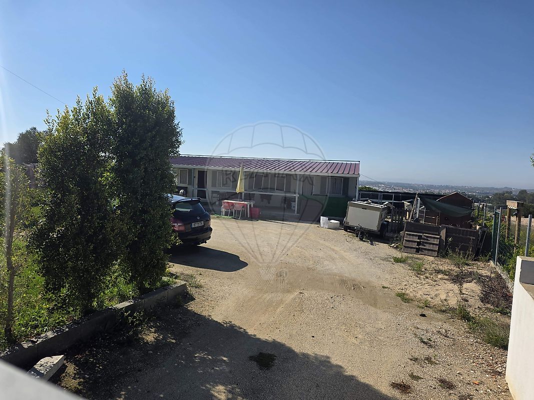 Terreno T3 à venda em Sintra