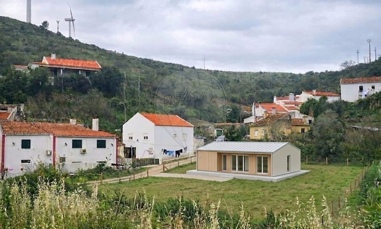 Terreno à venda em Loures
