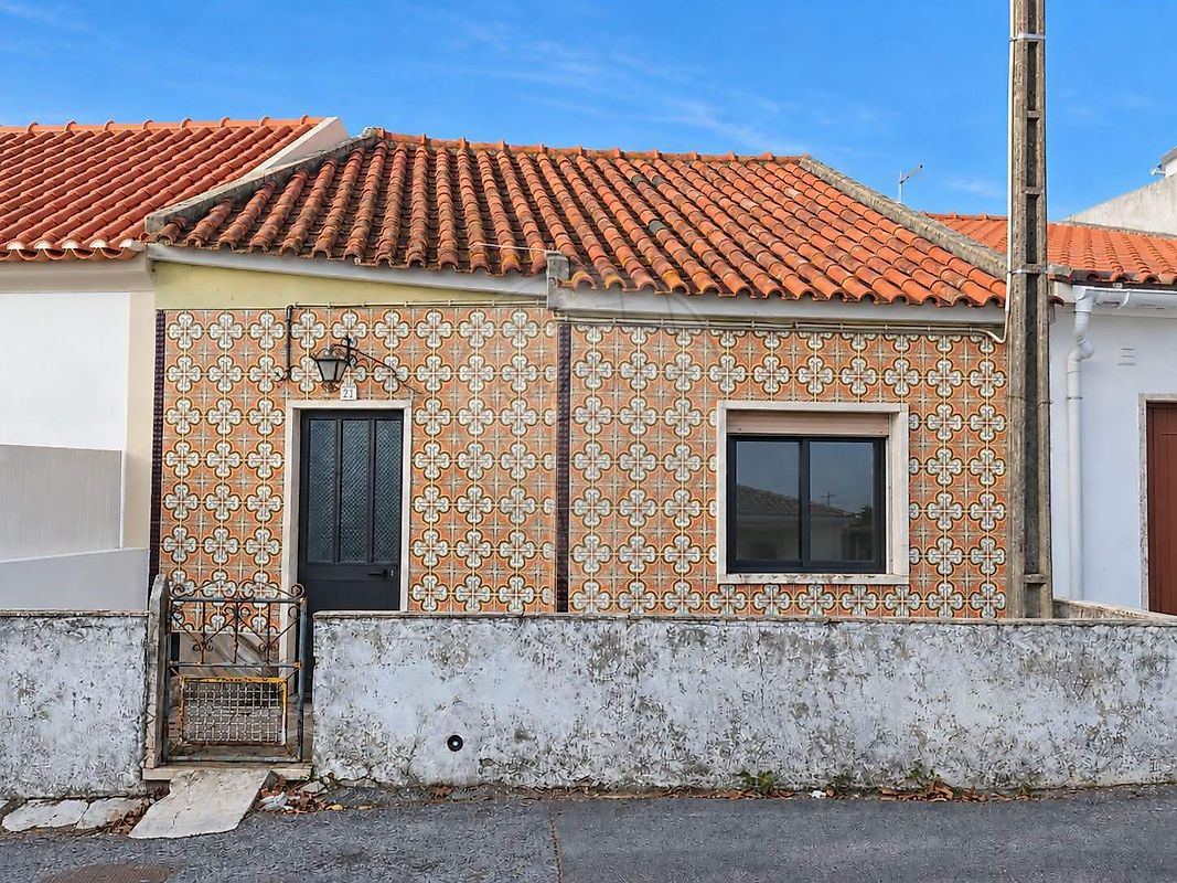 Moradia T2 em Almargem do Bispo, Pêro Pinheiro e Montelavar, €149.900