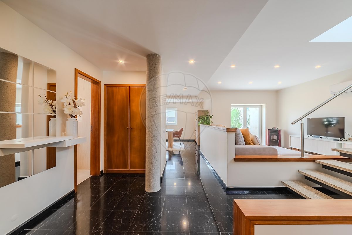 listing 126861015-33 picture-0